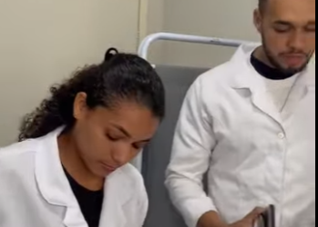 H1622021 Ela se apaixonou pela enfermeira salvou de que isso acontecesse com ela part2