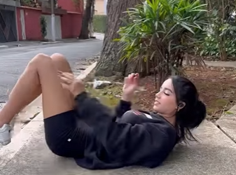 H1918014 Milionária apaixona se por pobre mudo por esta estranha razão part2