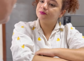 H1914010 Patroa surpreendida com que estava acontecendo em sua casa part2