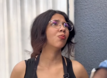 H1914013 Nunca trate mal niguem Voce não sabe de quem vai precisar mundo da muitas voltas part2