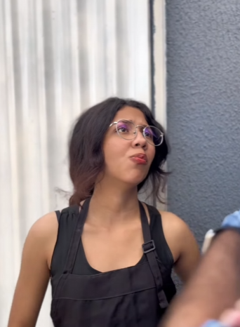 H1914013 Nunca trate mal niguem Voce não sabe de quem vai precisar mundo da muitas voltas part2