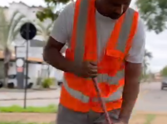 H1901021 Ela deu esse tratamento ao varredor do parque, mas foi ele quem ajudou no seu pior momento part2