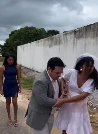 H2006009 Utilizou uma melancia para fingir gravidez part2