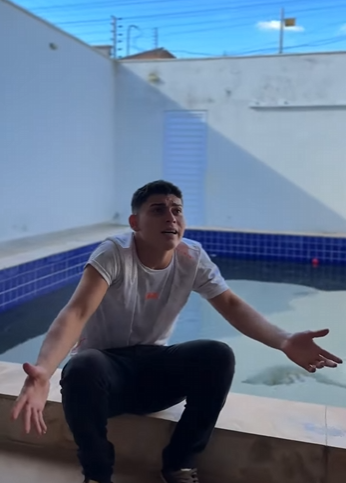 H2006008 Manchou suas roupas porque queria mandar seu enteado para uma escola militar part2