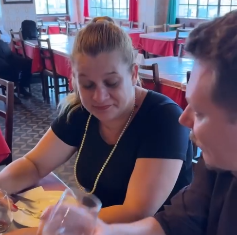 H1909015 Ele maltratava as pessoas na rua até que sua filha lhe ensinou uma grande lição PARTE 2