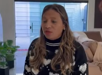 H1916020 Sua esposa volta sem avisar tem uma surpresa part2