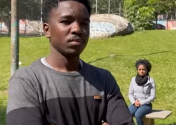 H1918016 Ela desprezou seu EX pensando que ele estava sozinho teve uma surpresa part2