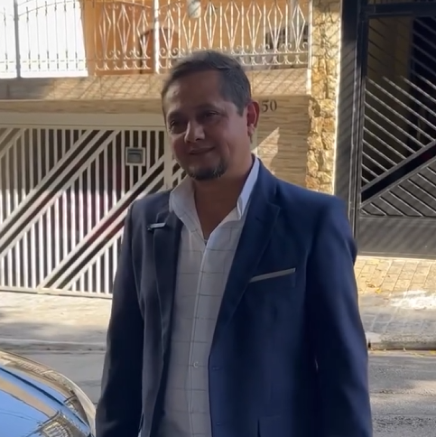 H2218004 Filhas mimadas queriam tudo sem trabalhar até que pai lhes deu uma lição de humildade part2