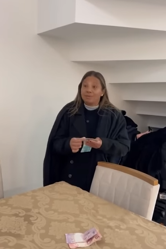 H2216001 Sua família não quis colaborar para ceia de Natal part2