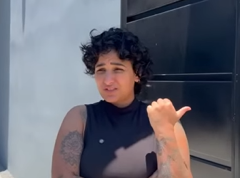 H2209004 Encontrou ele saindo de casa foi isso que ele fez part2