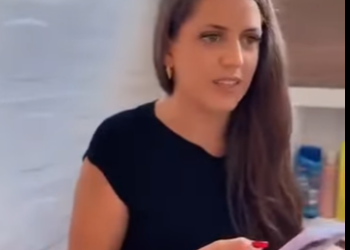 H2208014 Todo mundo duvidando de mim,me colocando como louc4,ciumenta,mas eu consegui pegar meu Marido no pulo parte 2