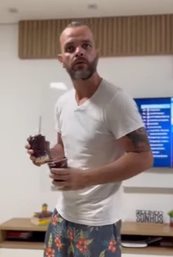 H0511005 Ele nega comida para enteada! part2