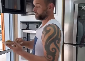 H0511001 Ninguém foi no aniversário do menino c4deir4nte, ele fez um pedido part2