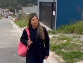 H2303005 Mandou fazer uma casa com filha, quando chego part2