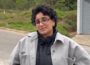 H2303019 Mãe ignora filha por ser humilde part2