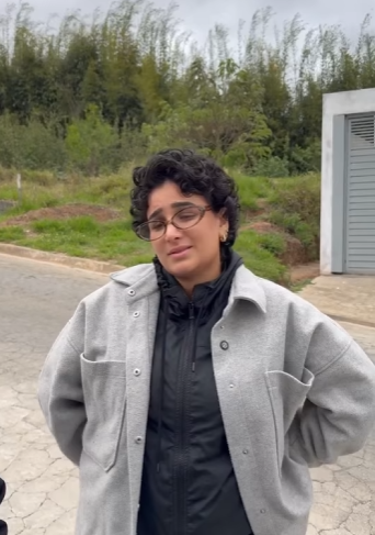 H2303019 Mãe ignora filha por ser humilde part2