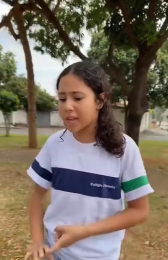 H2218019 Menina zomba de colega seu pai repreende da forma correta! part2