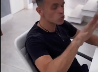 H2408015 Ela chorou sozinha dentro do próprio lar part2