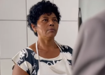 H2621009 Patrão surpreende funcinonaía dormindo no trabalho part2