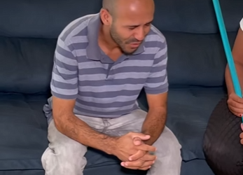 Ele jogou currículo desse p0bre homem, no liXo part2