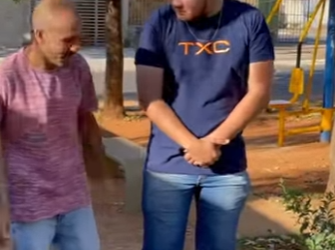 H2917006 Esconderam dinheiro perdido desta humilde senhor part2