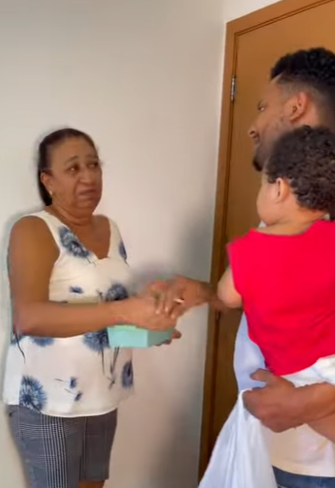 H3117005 Eu sempre vou defender minha mãe part2