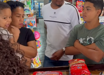 H0714005 Mãe compra tudo para filho mimado! part2