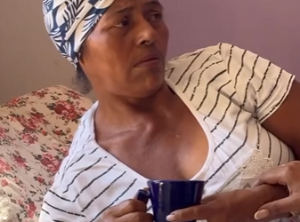 H0821009 Ela desistiu de sair pra cuidar da mãe part2