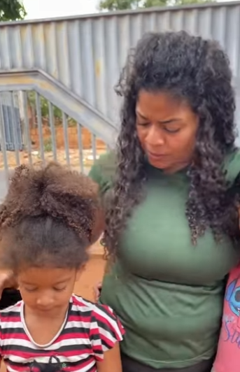 H0920010 Tia colocava sobrin part2