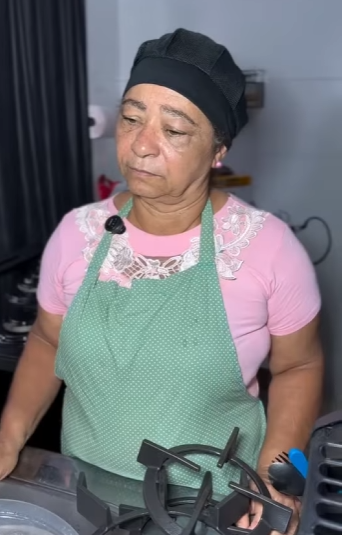 H0901008 Doméstica comprou um part2