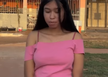 H0702003 Ela recebeu um presente especial Acompanhe essa part2