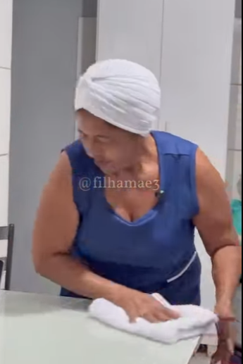 H0906001 Empresário testa suas part2