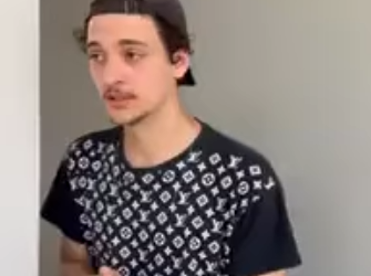 H1016028 Ela levava compra do mês da sua mãe isso acont part2