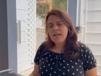 H1016011 Veja com ela recebe sua filha porque ela chegou grávida part2