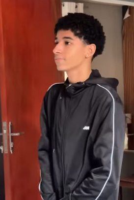 H1106008 Ela teve que ir escola do entead0 part2