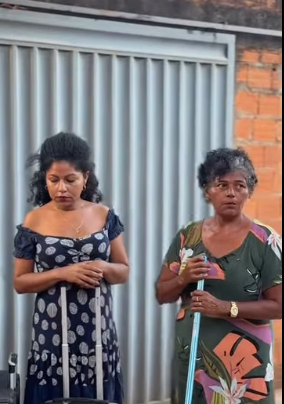 H1106017 Ela voltou pra casa olha reação da irmã part2