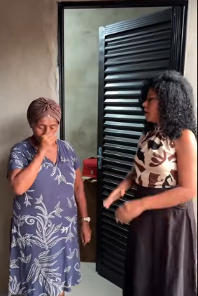 H1106031 funcionária estava passando por dificuldad3s part2