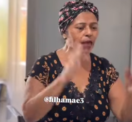 H1106035 Mãe nega comida para filha part2