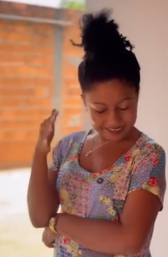 H2506004_Vizinha folgada Acompanhe essa história_part2.mp4