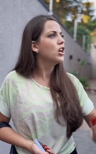 H2511007 Ele achou que iria me impedir de dirigir nosso carro novo,eu ajudei comprar então tenho direito de pegar também.. part2