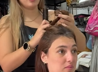 Mãe da uma lição no filho por ele não querer ajuda