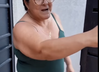 H2511013_Nossa Vizinha tão encrenqueira,a mulher quer fazer confusão por tudo,ainda joga coisas no meu quintal…_part2.mp4