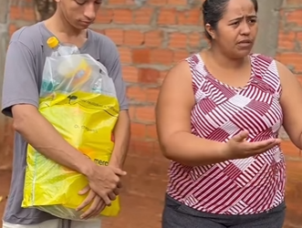 H2721014_Rapaz humilde devolve dinheiro olha oque aconteceu_part2.mp4