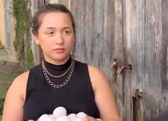 H0318014 Aproveitou que sua vizinha se descuidó para fazer part2