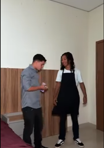 H0406003 Fingiu ser seu primo para ficar em casa sem mari part2