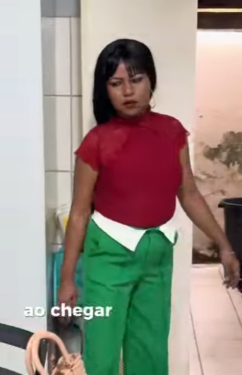 H0520021 MOROU FORA DURANTE ANOS QUANDO VOLTOU TEVE UMA part2