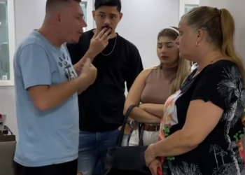 H0210001_Minha mãe exige que eu empreste dinheiro para os meus irmãos…_part2.mp4