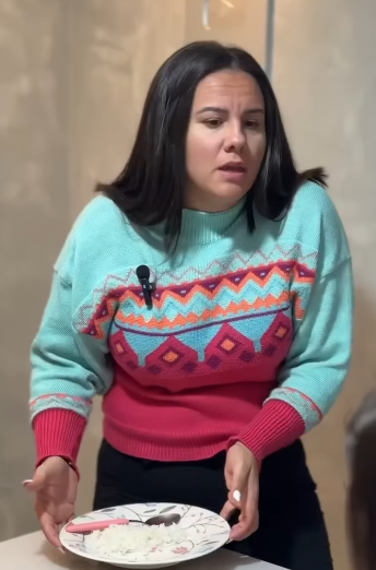 H1116002 Ela foi proibida de almoçar pela madrasta olha que aconteceu part2