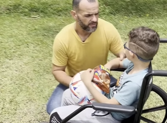 H1115015 Mulher sem c0ração humilh4 criança c4deir4nte, ela só não sabia quem era pai dele part2