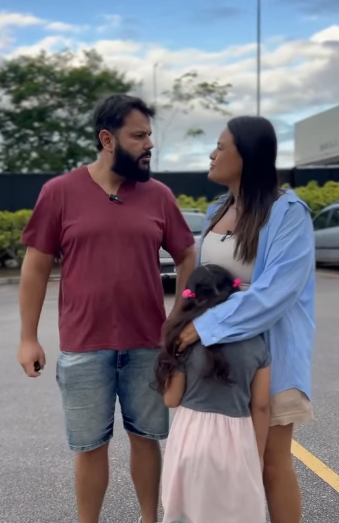 H1116013 Discussão no shopping termina com marido deixando esposo filha para trás. part2